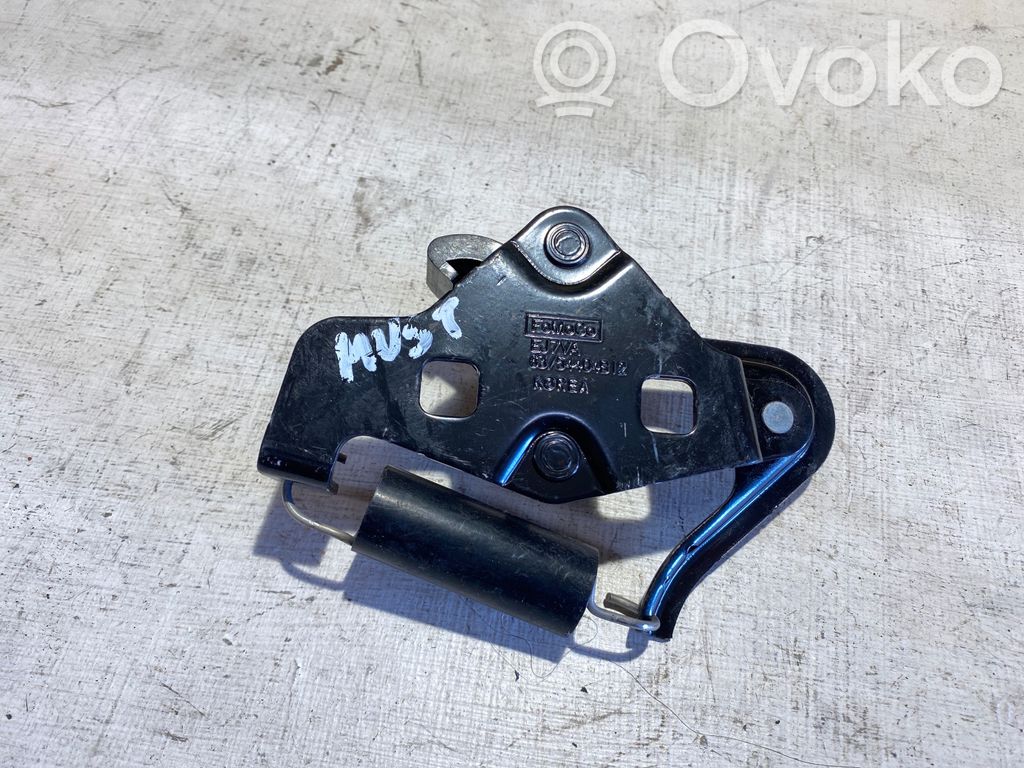 Ford Mustang VI Loading door lock loop/hook striker 