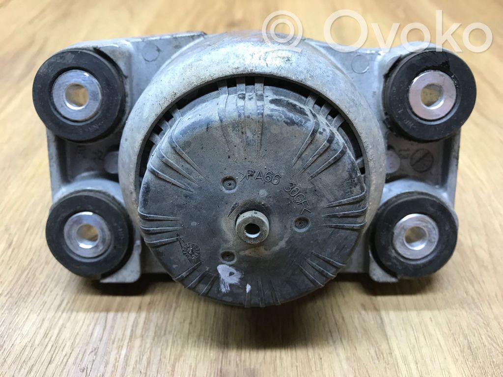 Land Rover Range Rover L405 Engine mount bracket 