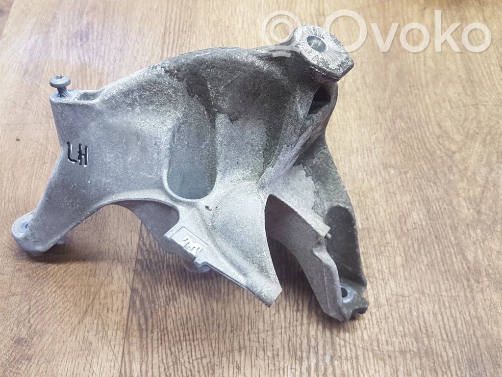 Audi Q5 SQ5 FY Engine mounting bracket 