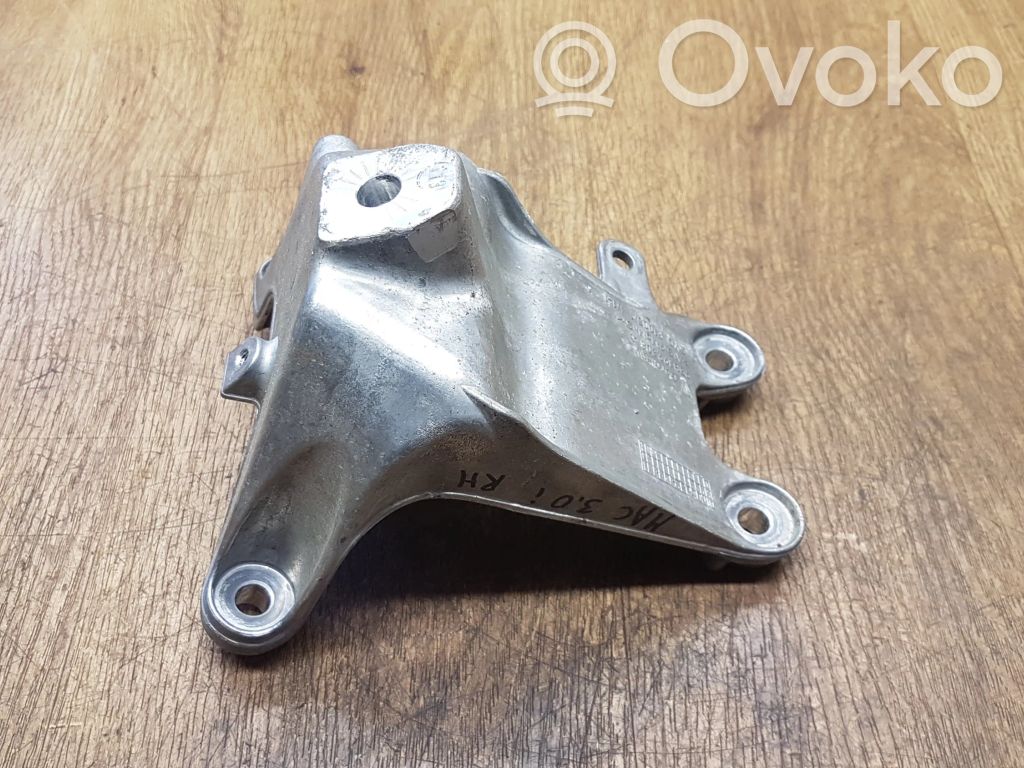 Porsche Macan (95B) Engine mounting bracket 