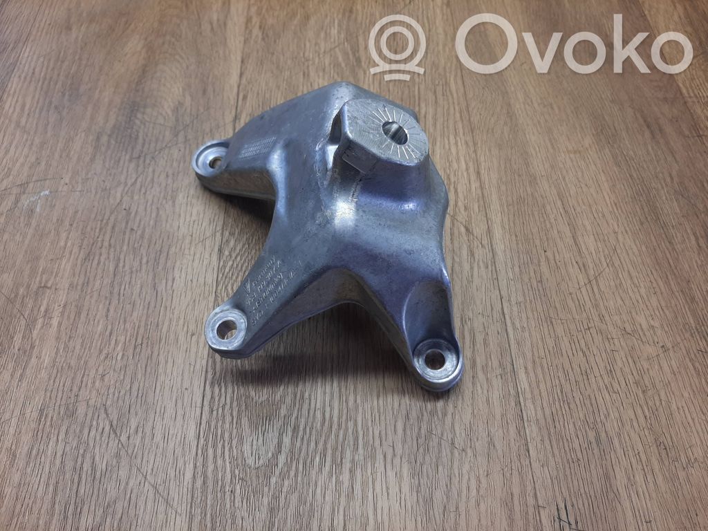 Porsche Macan (95B) Engine mounting bracket 