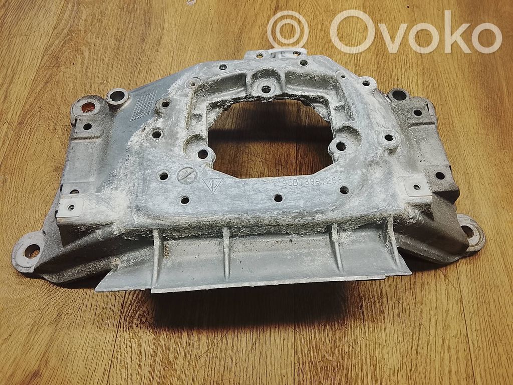 Porsche Macan (95B) Gearbox mounting bracket 