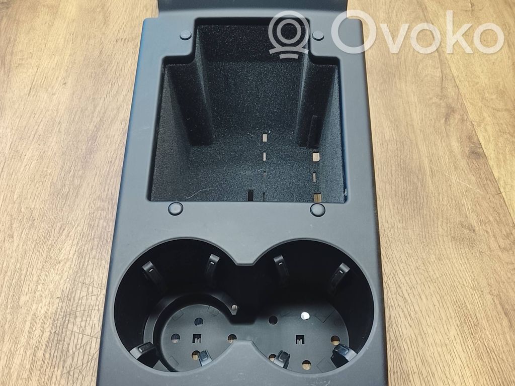 Porsche Macan (95B) Glove box central console 