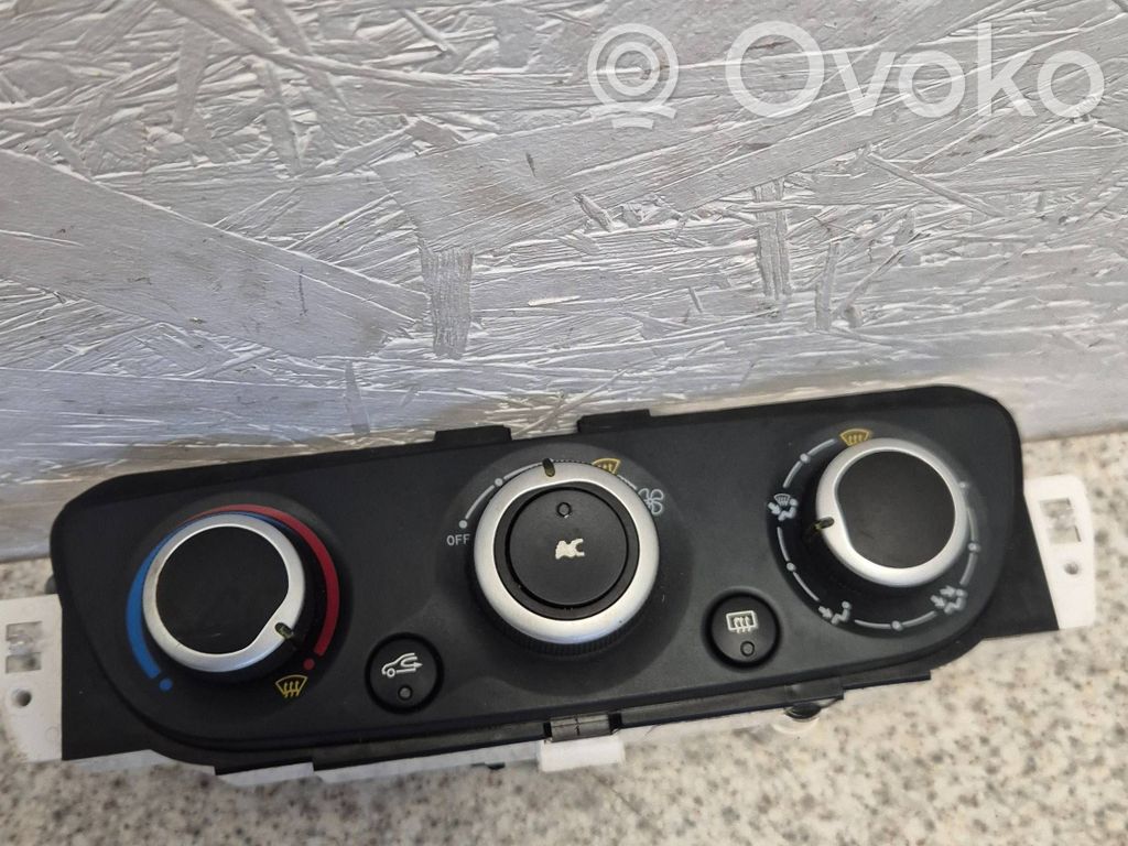 Renault Megane III Climate control unit 