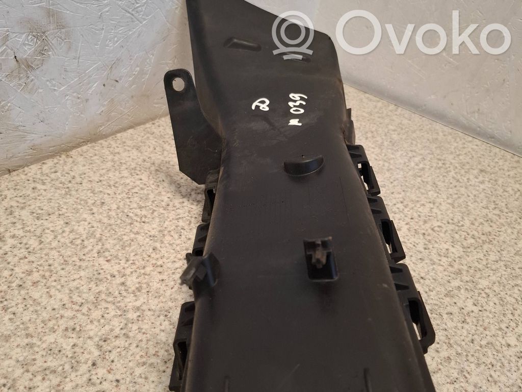 BMW 3 E92 E93 Oro paėmimo kanalo detalė (-ės) 