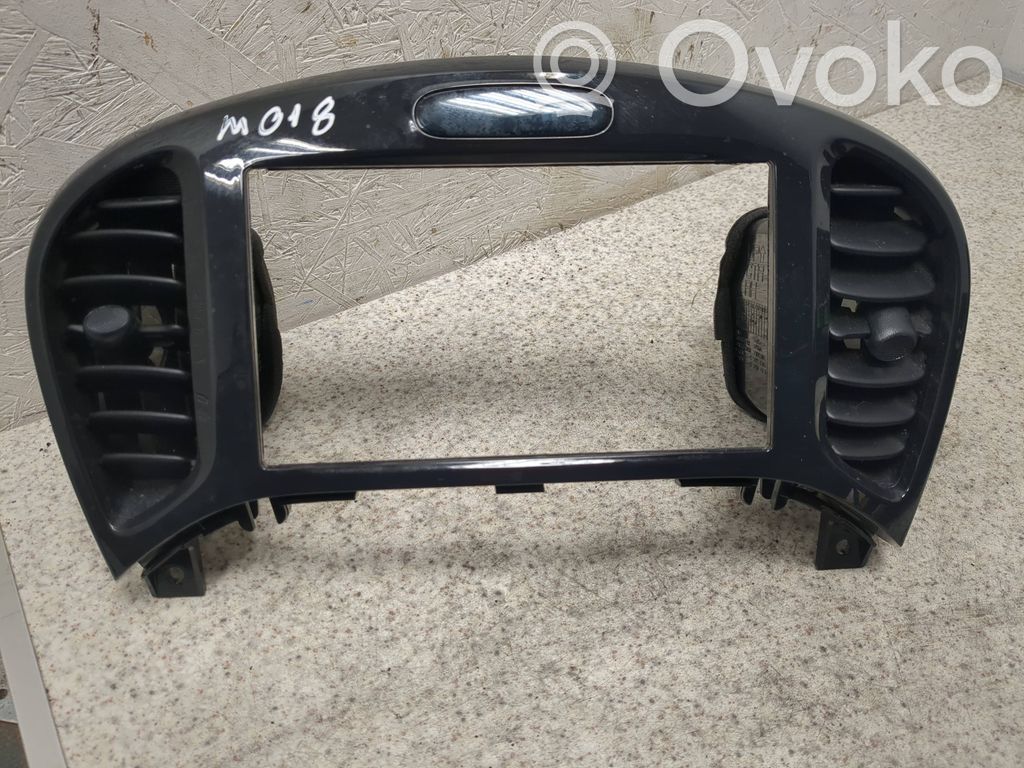 Nissan Juke I F15 Centrinės oro grotelės 