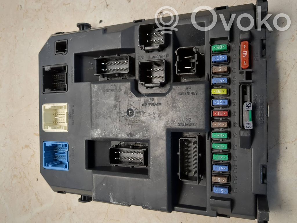 Citroen DS3 Fuse module 