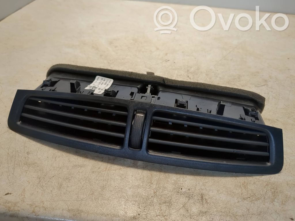 Ford C-MAX II Dysze / Kratki środkowego nawiewu deski rozdzielczej 