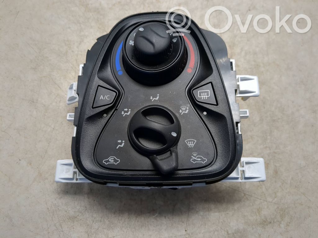 Peugeot 108 Climate control unit 