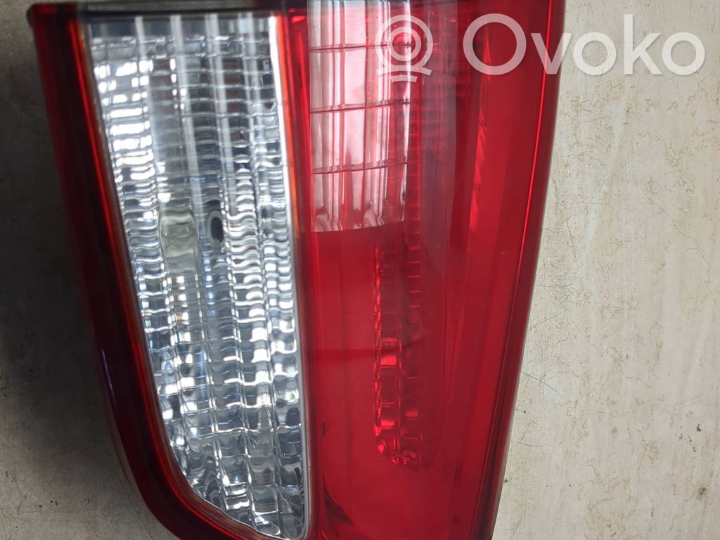 KIA Carens III Luz trasera/de freno 