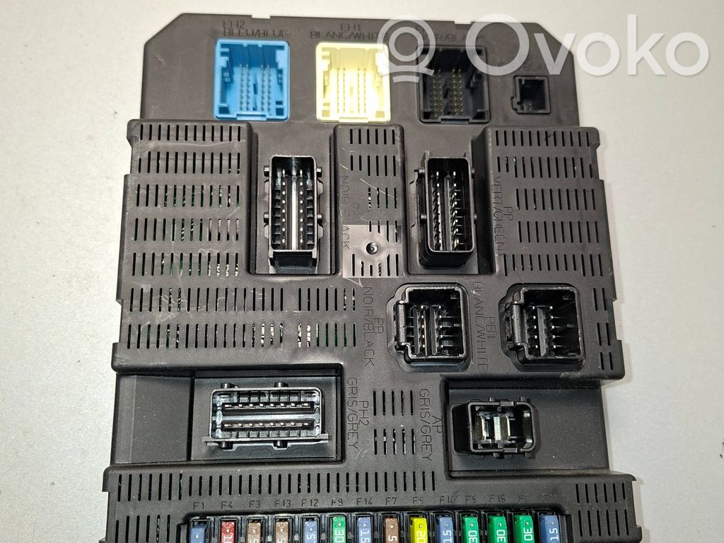 Citroen C4 I Picasso Fuse module 