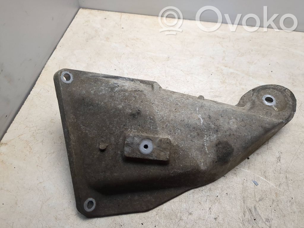 BMW X5 E53 Engine mounting bracket 