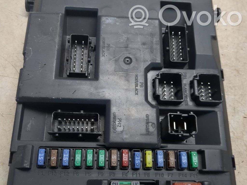 Peugeot 308 Comfort/convenience module 