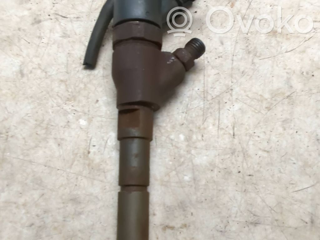 Peugeot 206 Fuel injector 