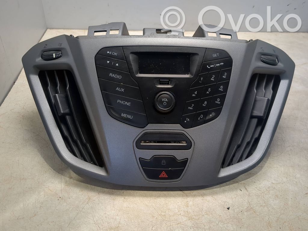 Ford Transit Radio/CD/DVD/GPS head unit 