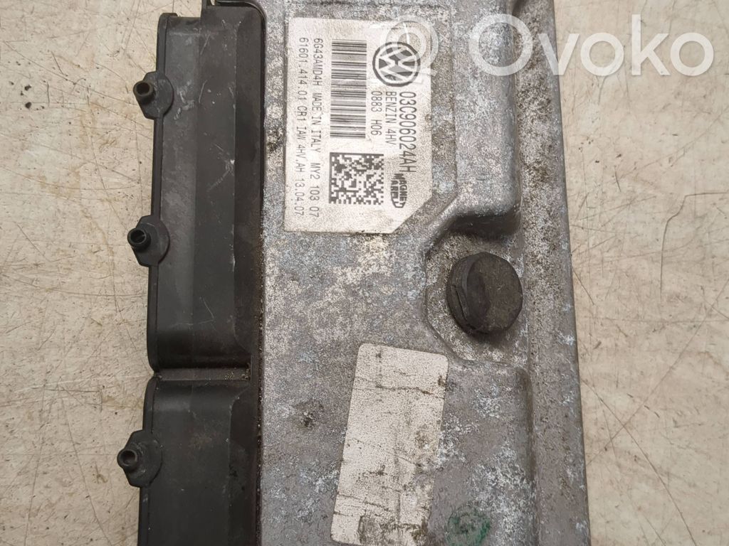 Volkswagen Golf V Engine control unit/module 
