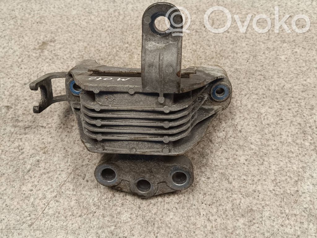 Opel Astra J Engine mount bracket 