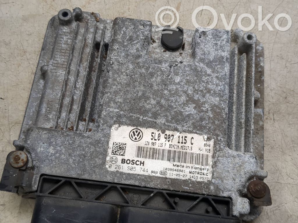 Volkswagen Golf IV Engine control unit/module 