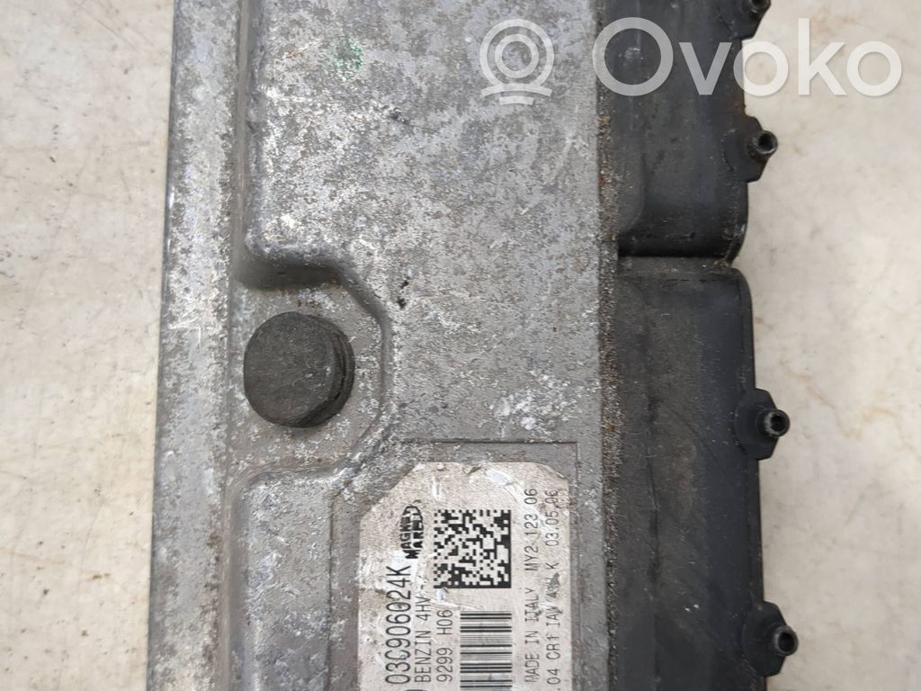 Volkswagen Golf V Engine control unit/module 