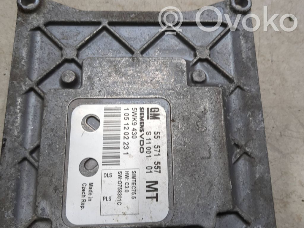 Opel Zafira B Engine control unit/module 