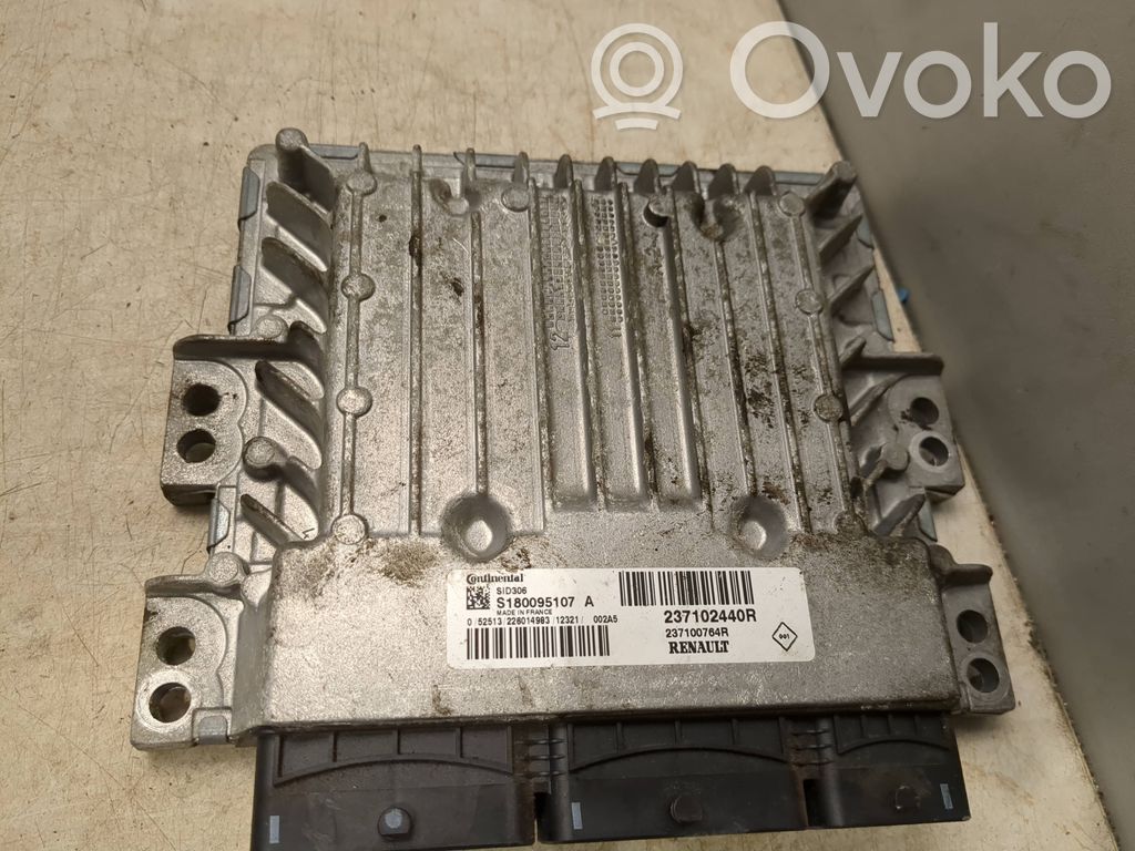 Dacia Duster Engine control unit/module 