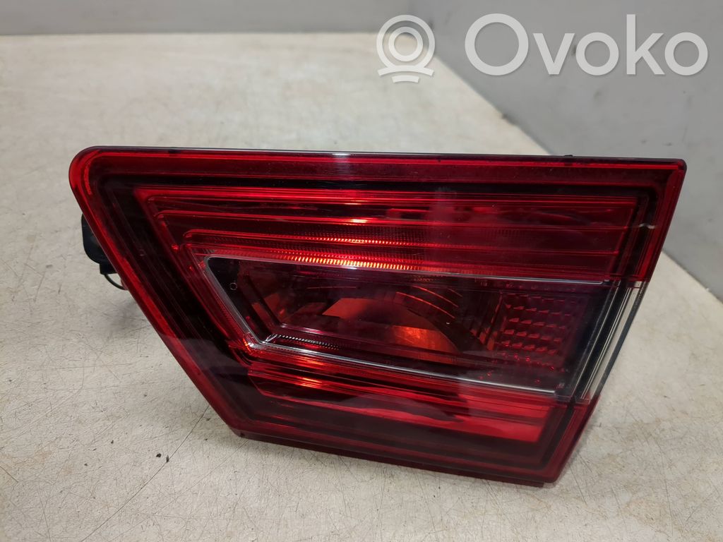 Renault Clio IV Tailgate rear/tail lights 