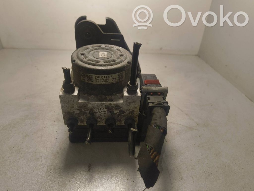 Volkswagen Golf VII ABS bloks 