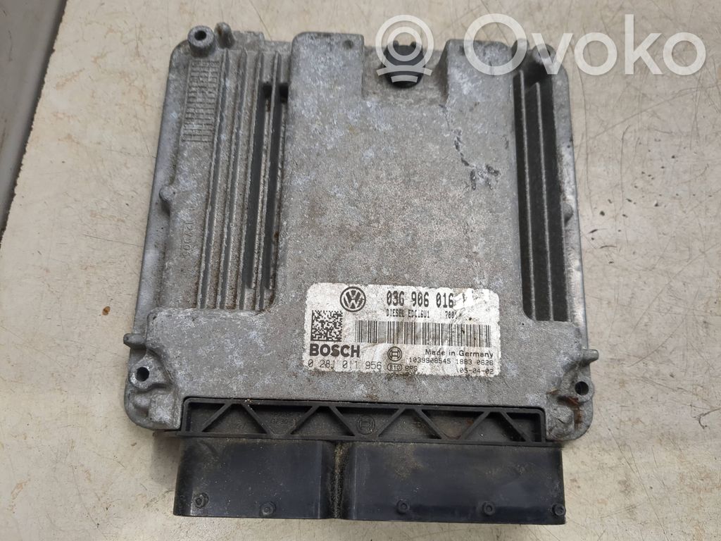 Volkswagen Touran I Engine control unit/module 