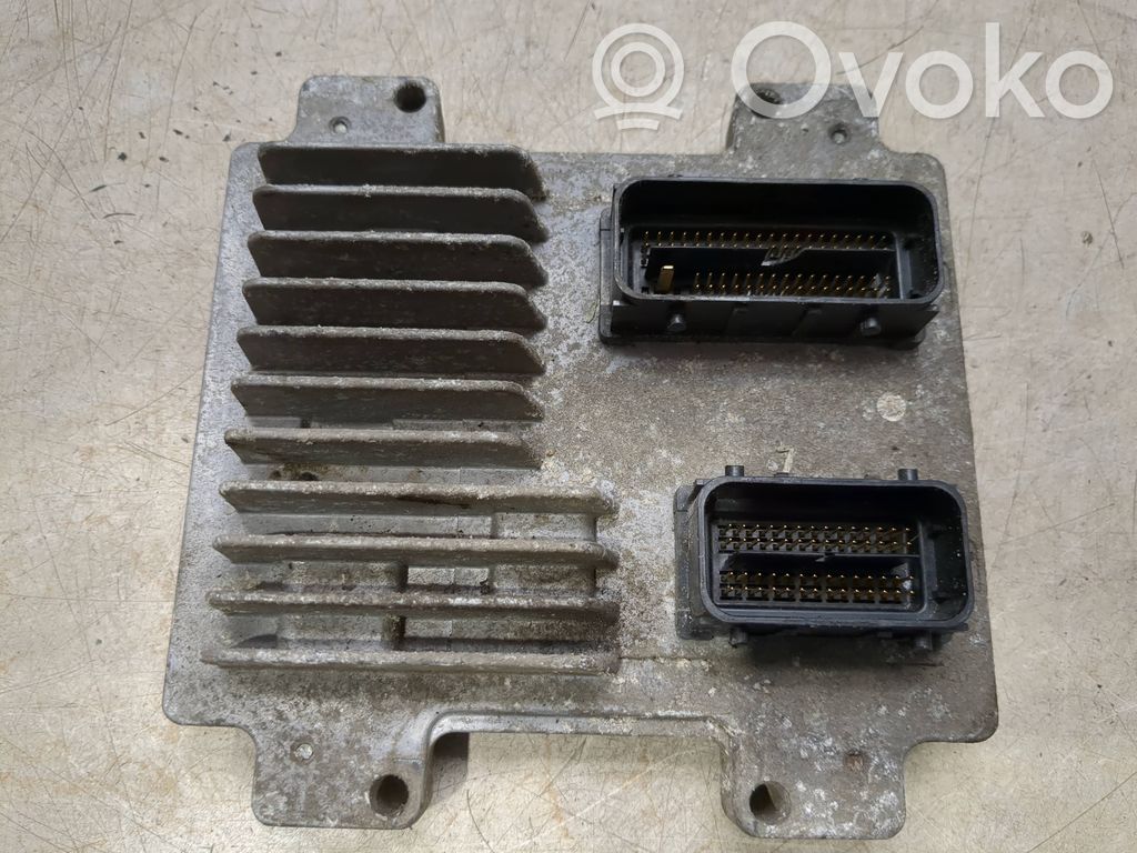 Renault Master III Engine control unit/module 