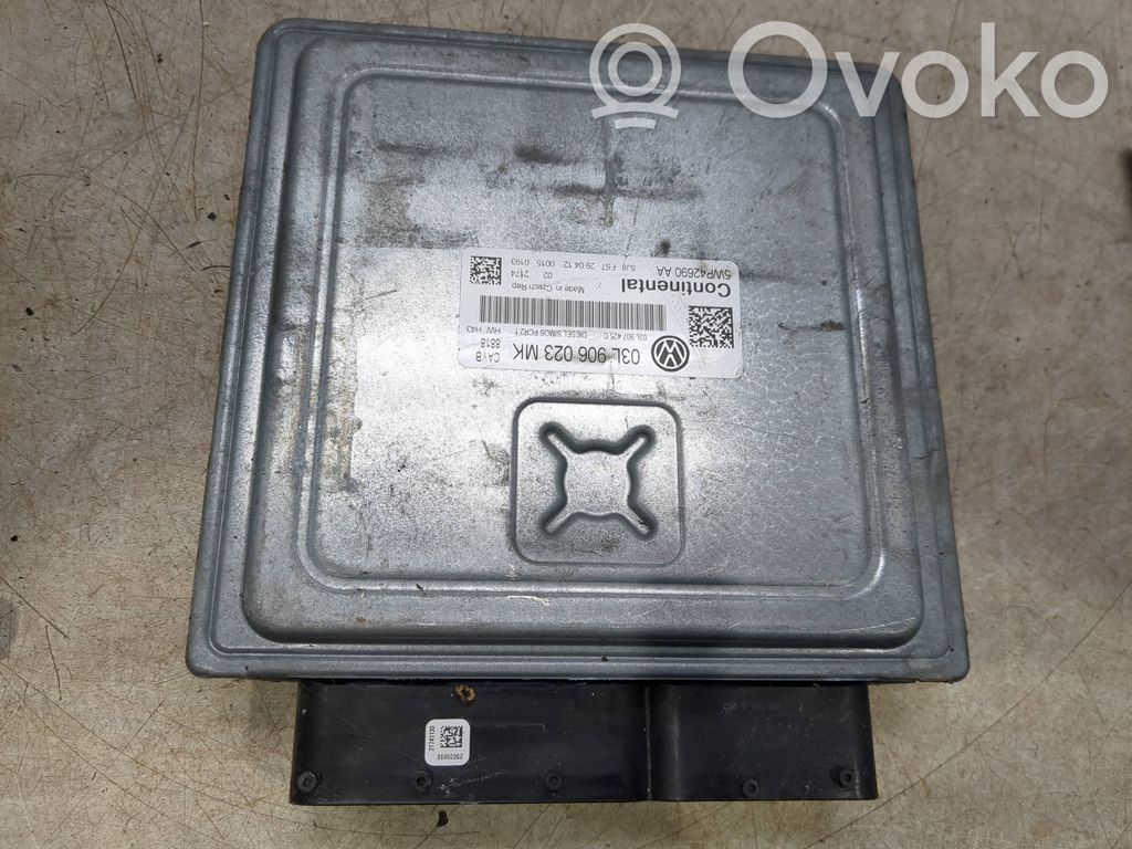 Volkswagen Golf VI Engine control unit/module 