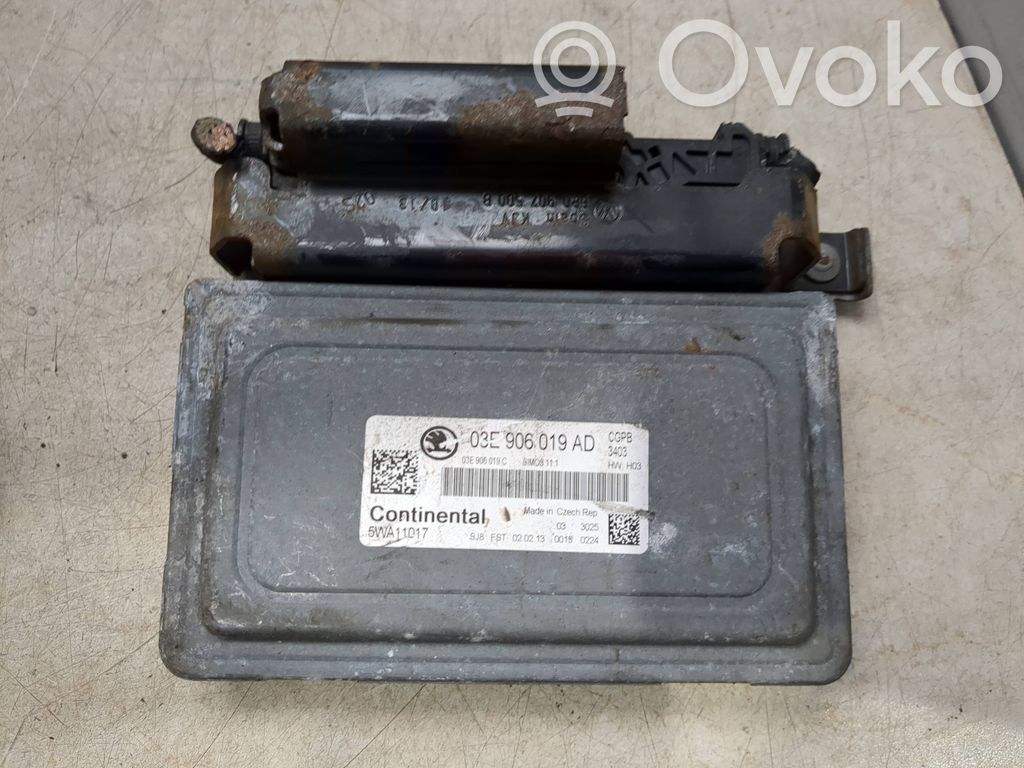Skoda Fabia Mk2 (5J) Engine control unit/module 