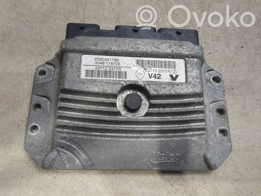 Renault Clio IV Engine control unit/module 