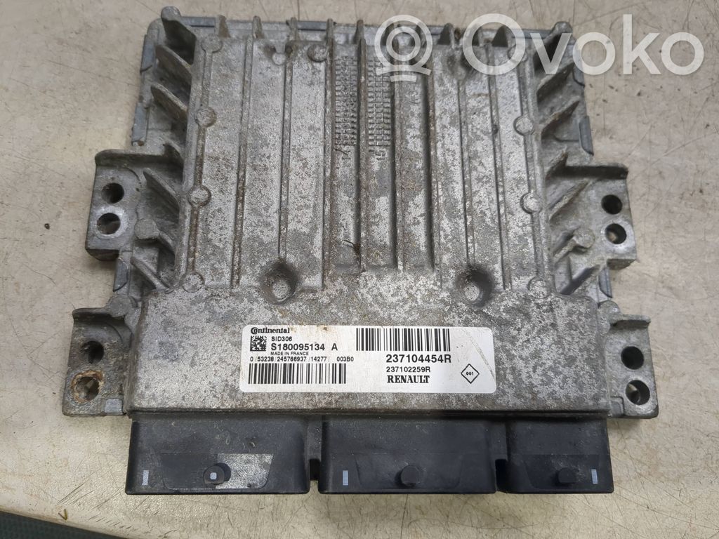 Dacia Duster Engine control unit/module 