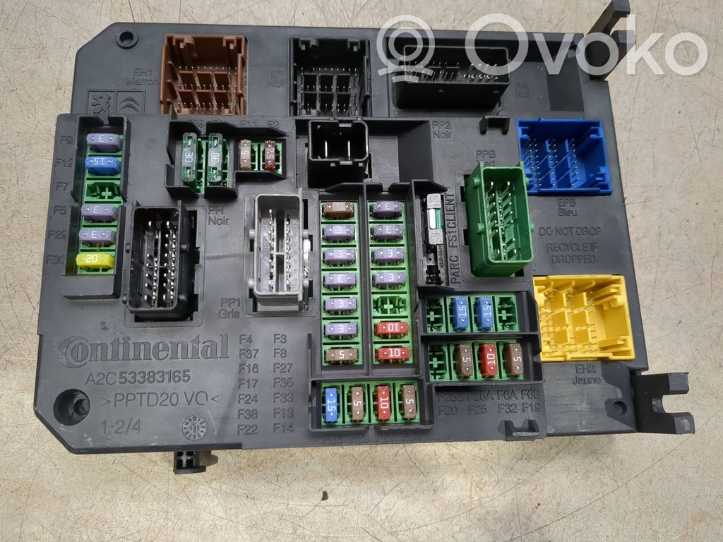 Peugeot 2008 I Fuse module 