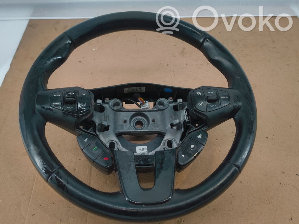 KIA Carens III Ohjauspyörä 