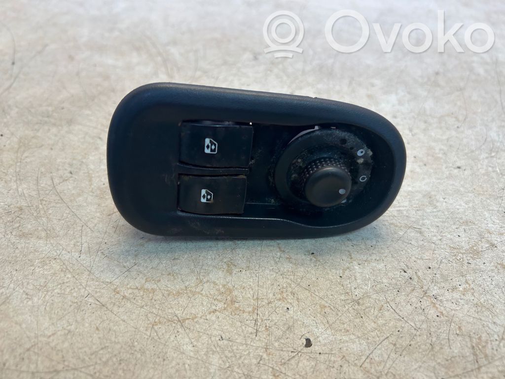 Electric window control switch   1007479,8200637949
