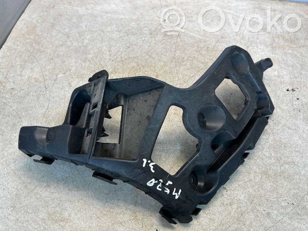 Renault Captur Rear bumper mounting bracket 