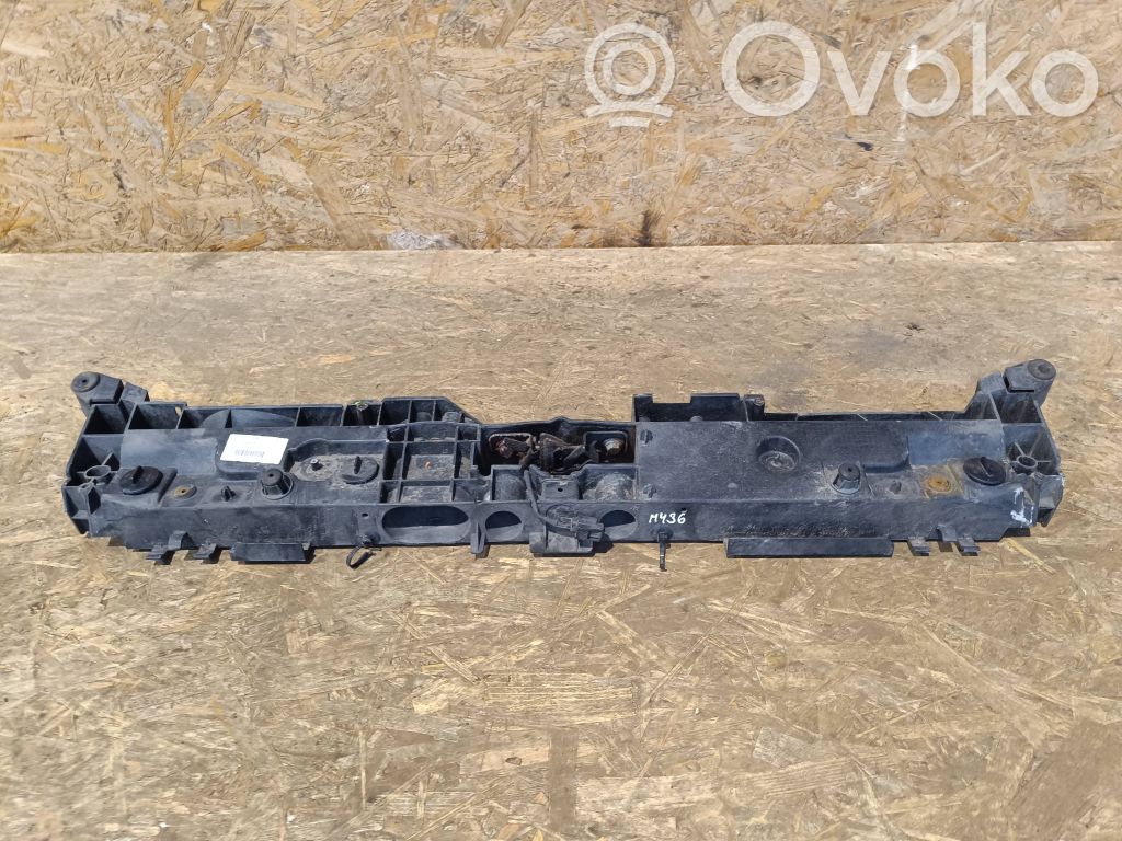 Renault Clio IV Viršutinė dalis radiatorių panelės (televizoriaus) 