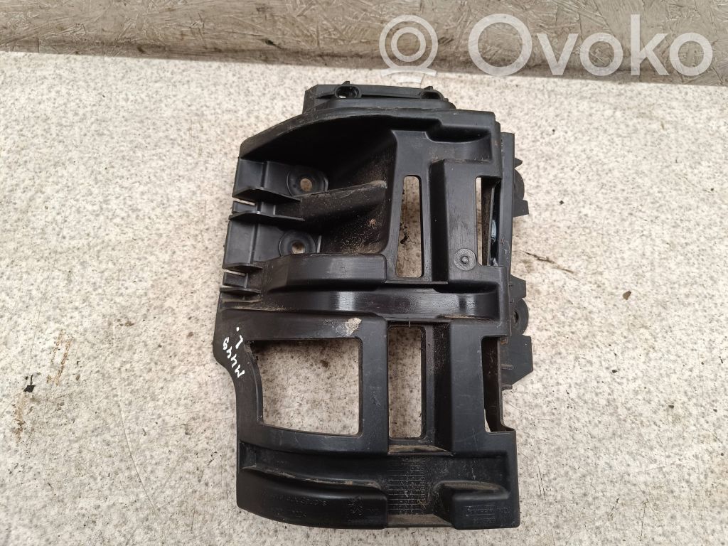 Peugeot 5008 Soporte de montaje del parachoques trasero 