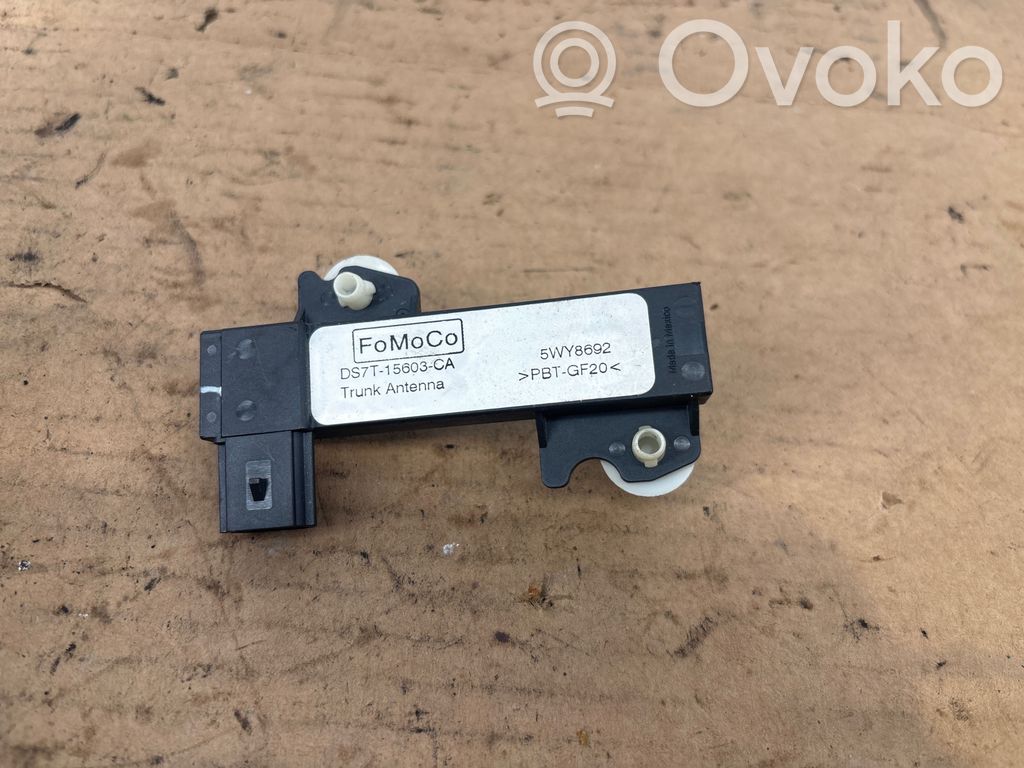 Ford Mondeo MK V Amplificatore antenna 