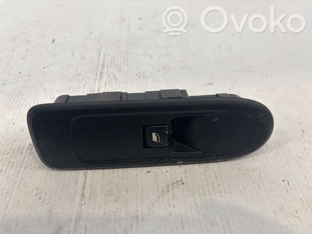 Hyundai ix35 Electric window control switch 
