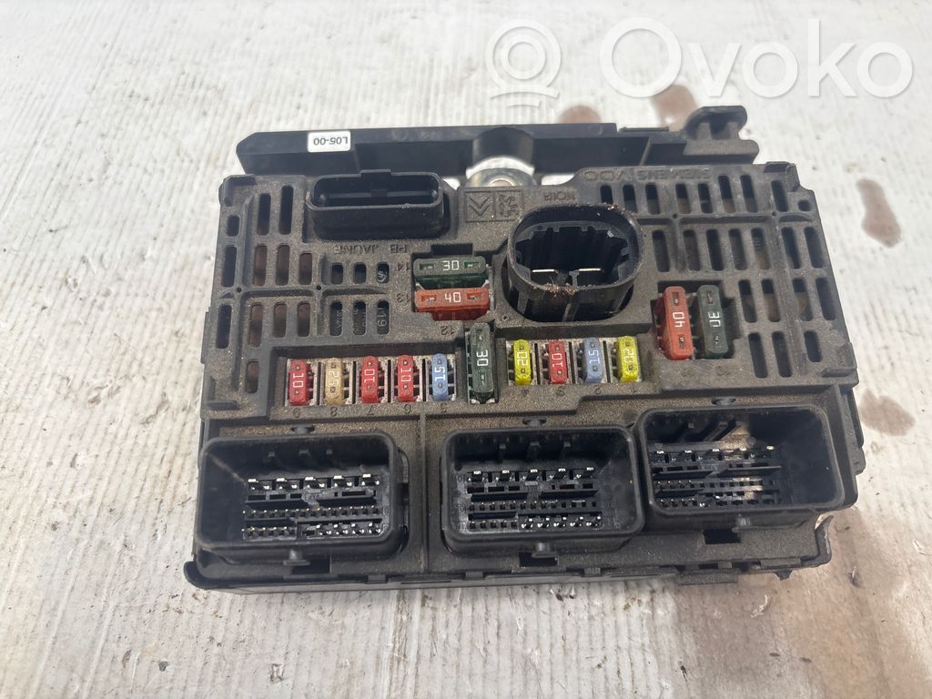 Peugeot 308 Fuse module 