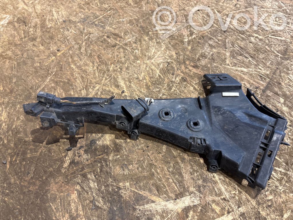 Audi Q7 4L Front bumper mounting bracket 