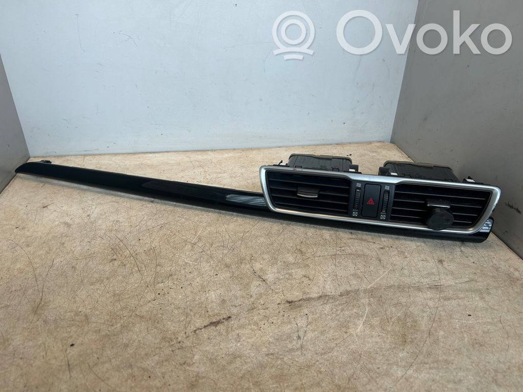 Mazda 3 III Centrinės oro grotelės 