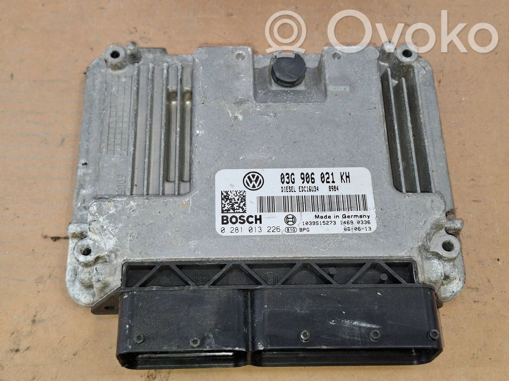 Volkswagen Golf V Engine control unit/module 