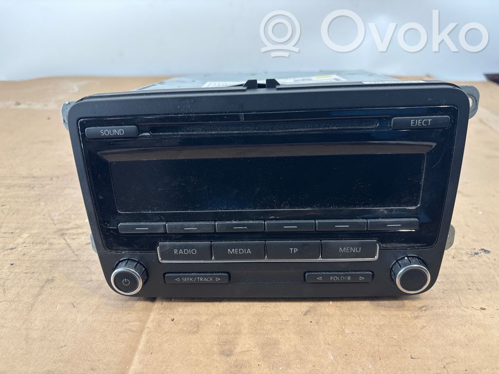 Volkswagen Jetta VI Panel / Radioodtwarzacz CD/DVD/GPS 