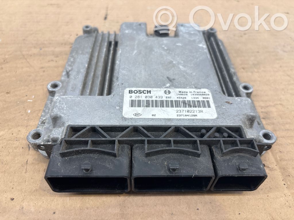 Renault Clio IV Engine control unit/module 