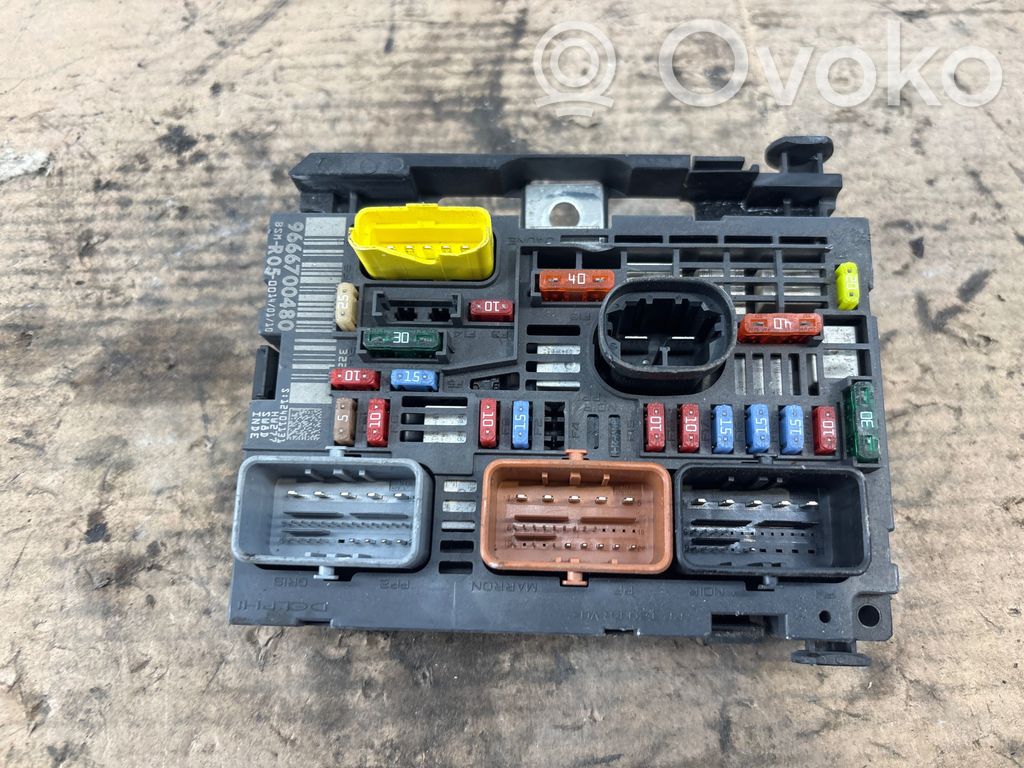 Citroen C4 I Picasso Sulakemoduuli 