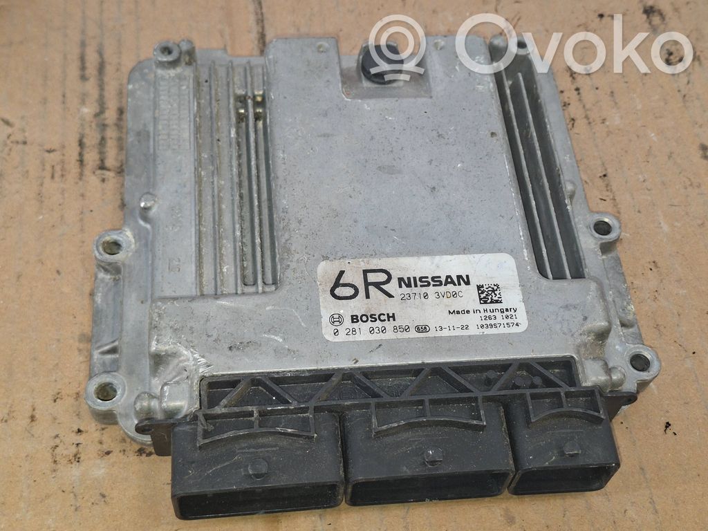 Engine control unit/module   237103VD0C,1039S71574,0281030850