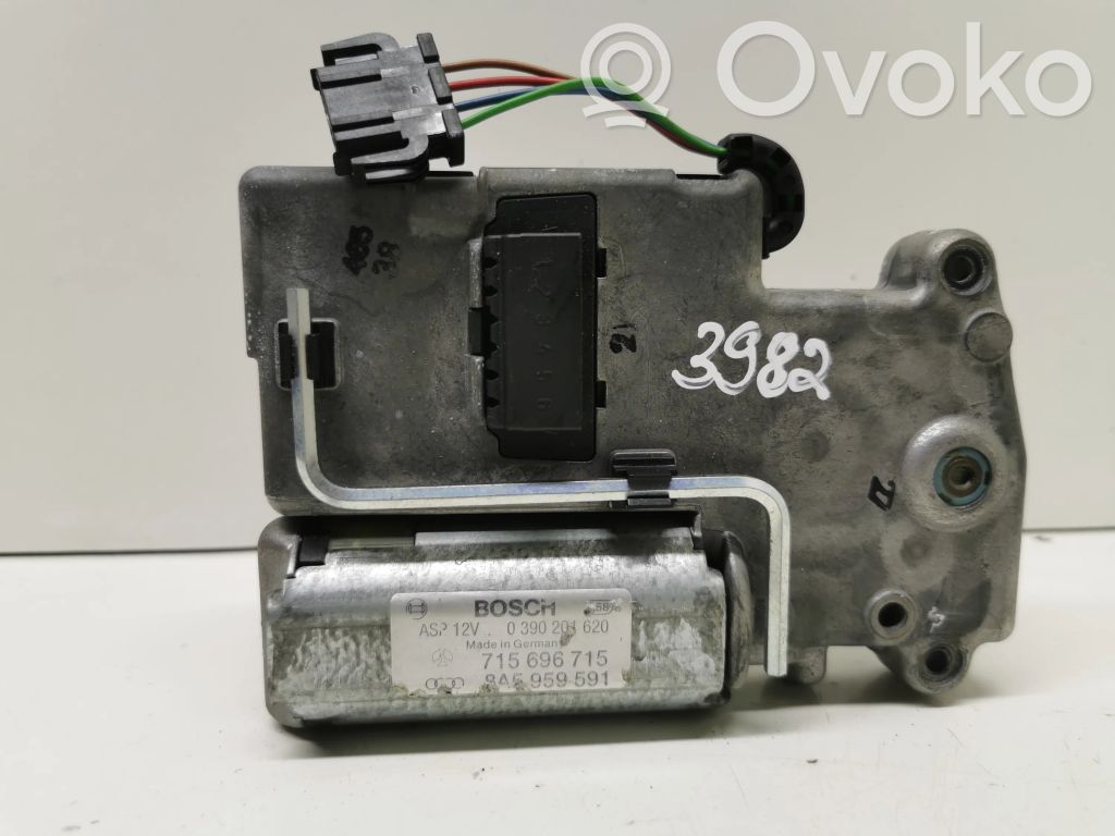 Moottori/käyttölaite   8A5959591